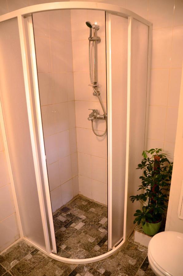 Anna'S Guesthouse Riga Esterno foto