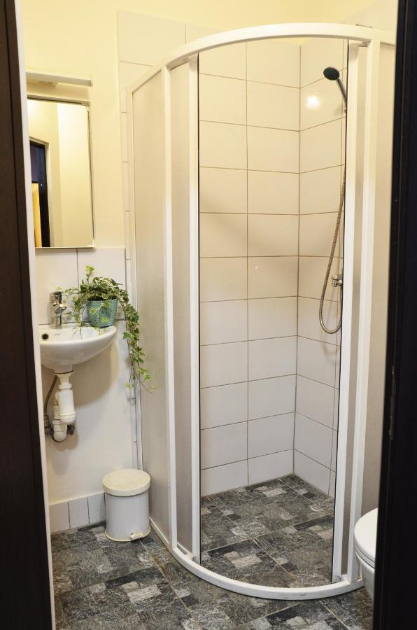 Anna'S Guesthouse Riga Esterno foto