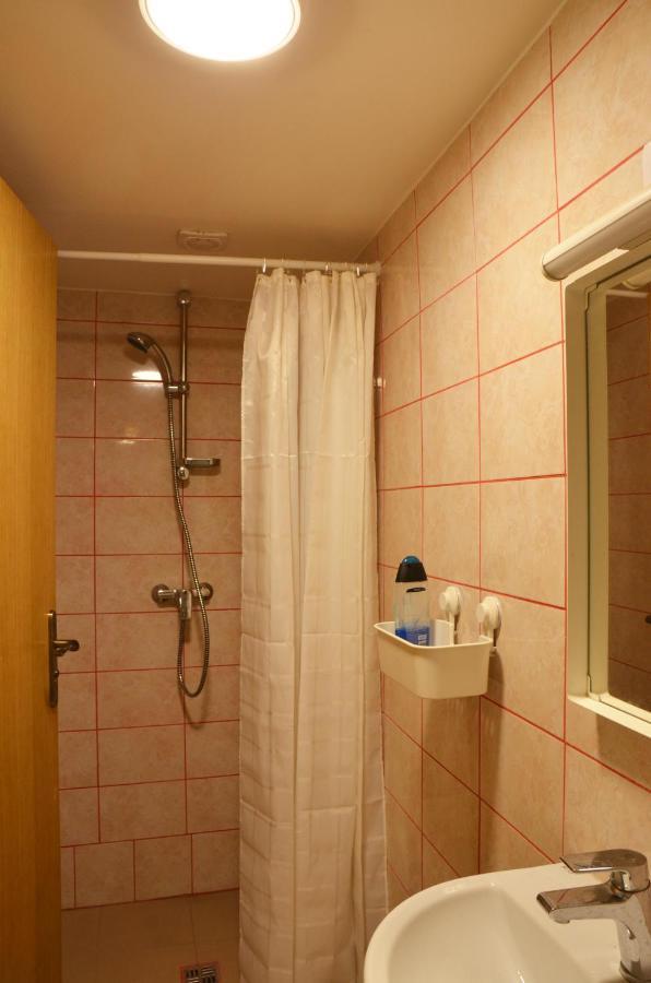 Anna'S Guesthouse Riga Esterno foto