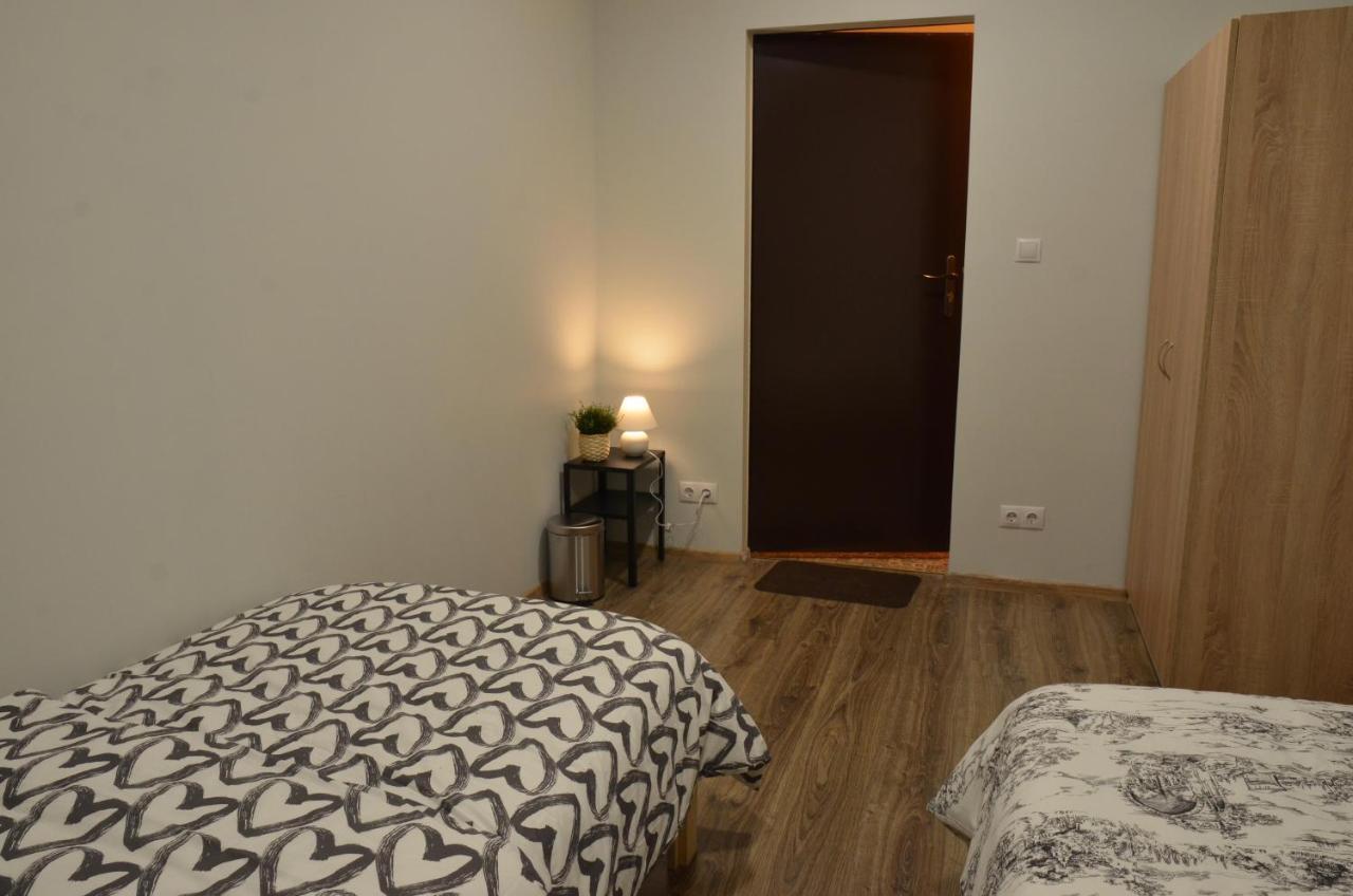 Anna'S Guesthouse Riga Esterno foto